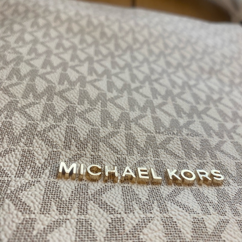 Michael Kors Cream Bucket Bag Brooke Vanilla NEW Authentic w tags dust bag 🎊 - Picture 7 of 15